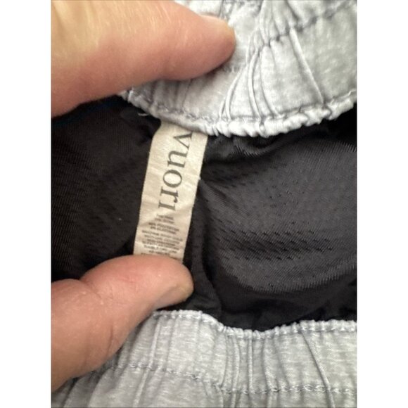 Vuori Shorts Women's Clementine 2.0 Performance Size L - Picture 5 of 5